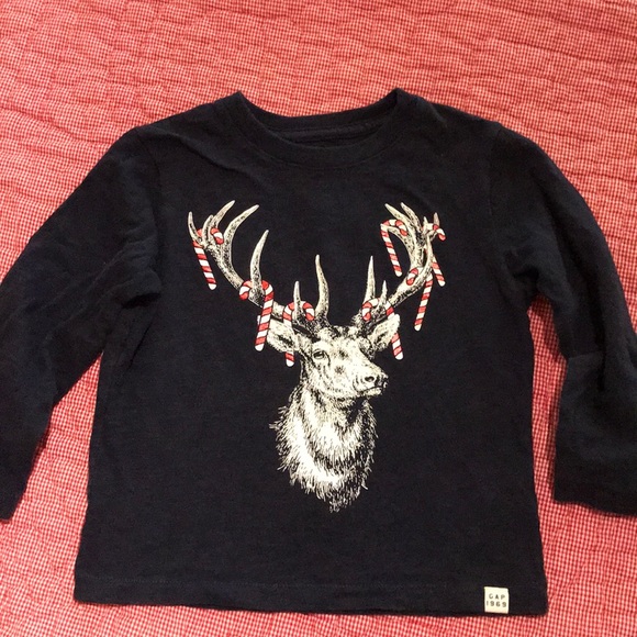 gap christmas shirts